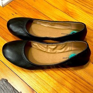 Lucky Brand Erin flats, size 8. Black